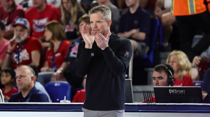 Florida Atlantic Owls head coach Dusty May reacts from the sideline against the North Texas Mean Green during the first half at Eleanor R. Baldwin Arena in Boca Raton, Florida, Jan. 28, 2024.